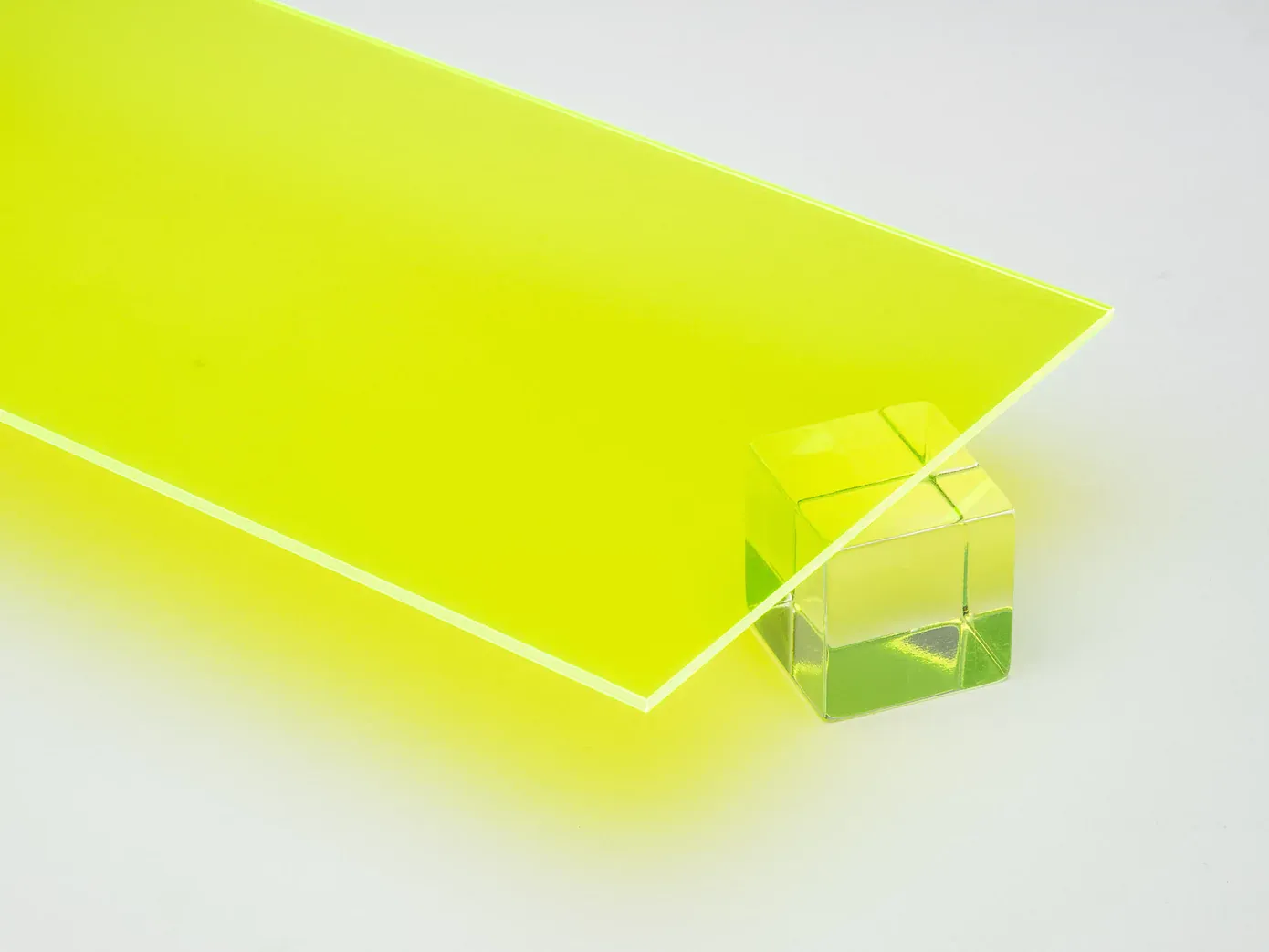 Flourescent Green Acrylic 993 - (1220 X 2440 MM)