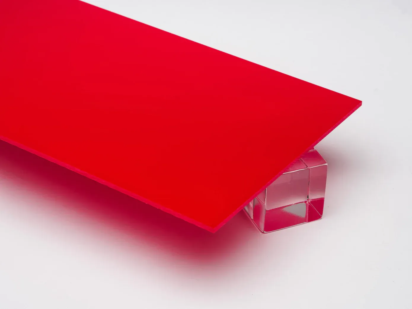 Red Acrylic 136 - (1220 x 2440 MM)